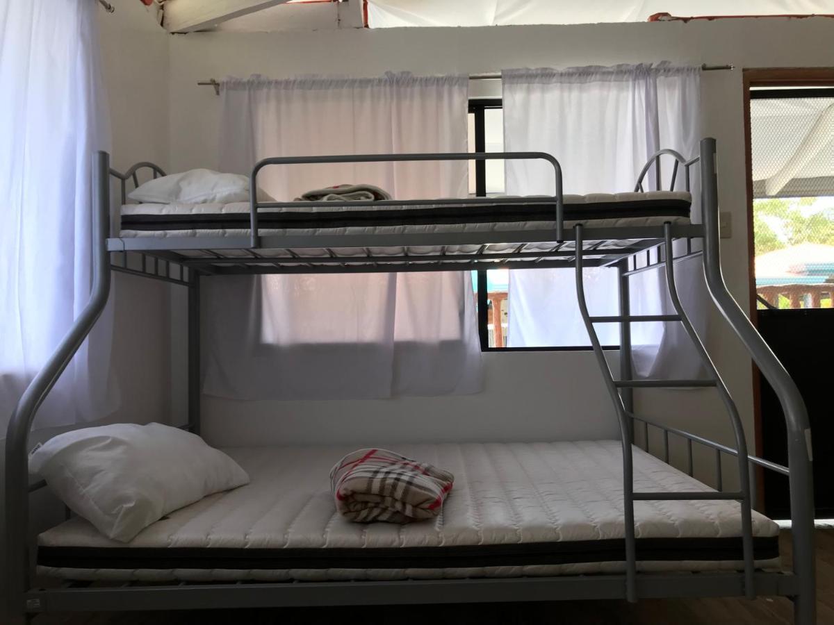 Hostel Lions Mambajao Buitenkant foto