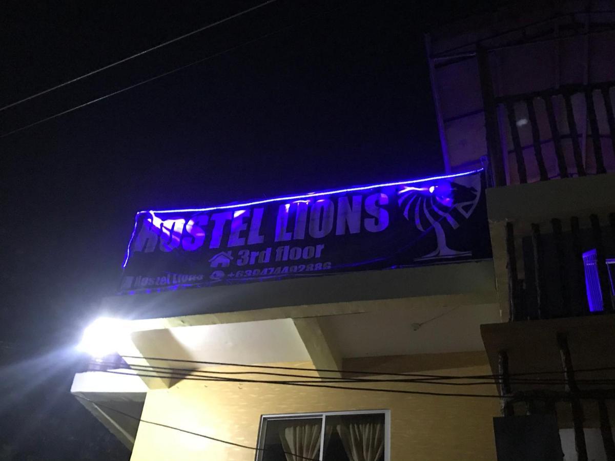 Hostel Lions Mambajao Buitenkant foto