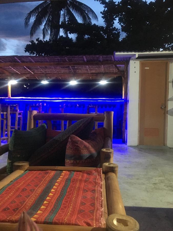 Hostel Lions Mambajao Buitenkant foto